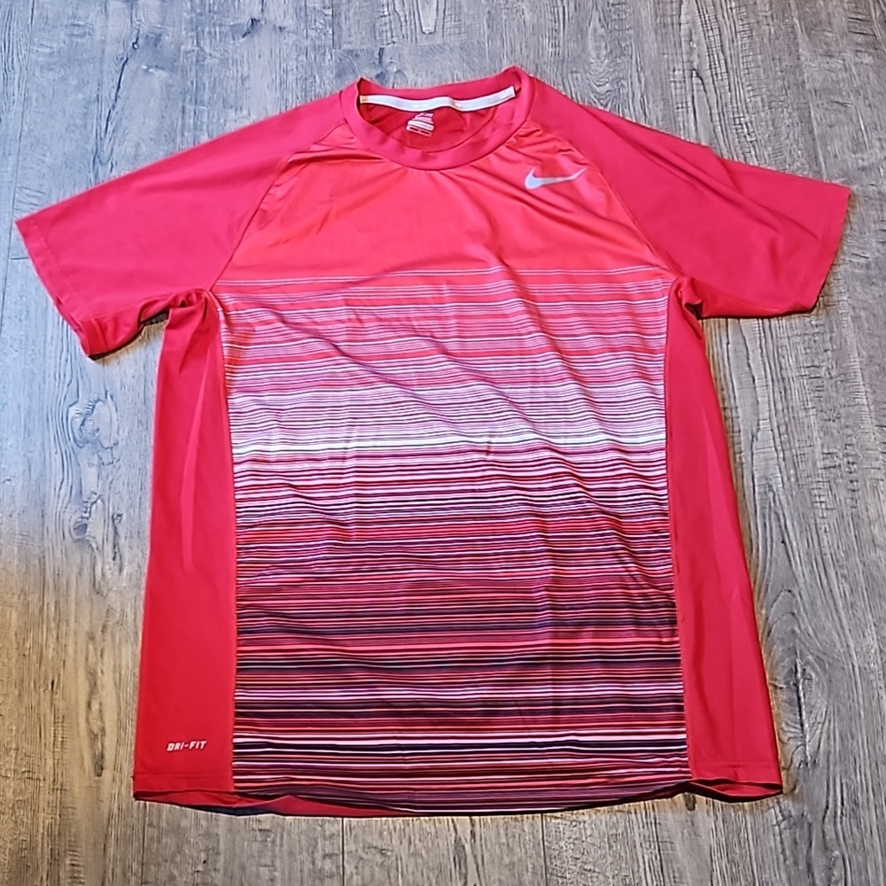 Nike Drifit Men's Medium Red Tee Shirt